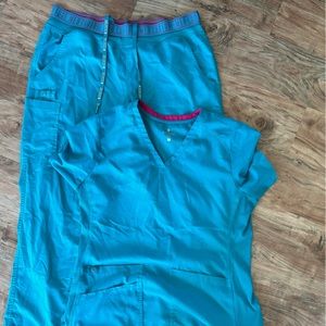 Medcouture teal scrub set size large.